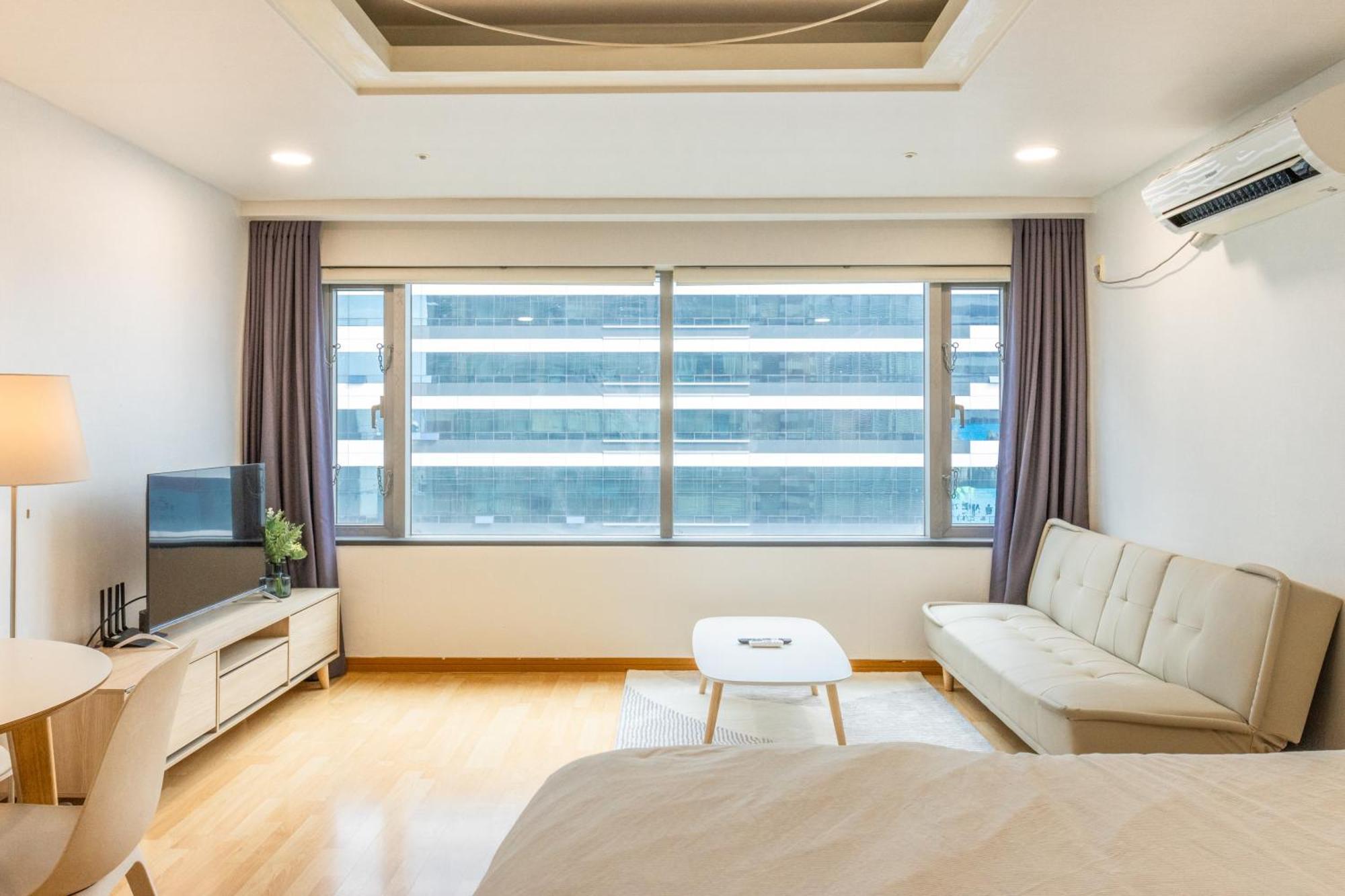 Jiny's Cozy * Seoul