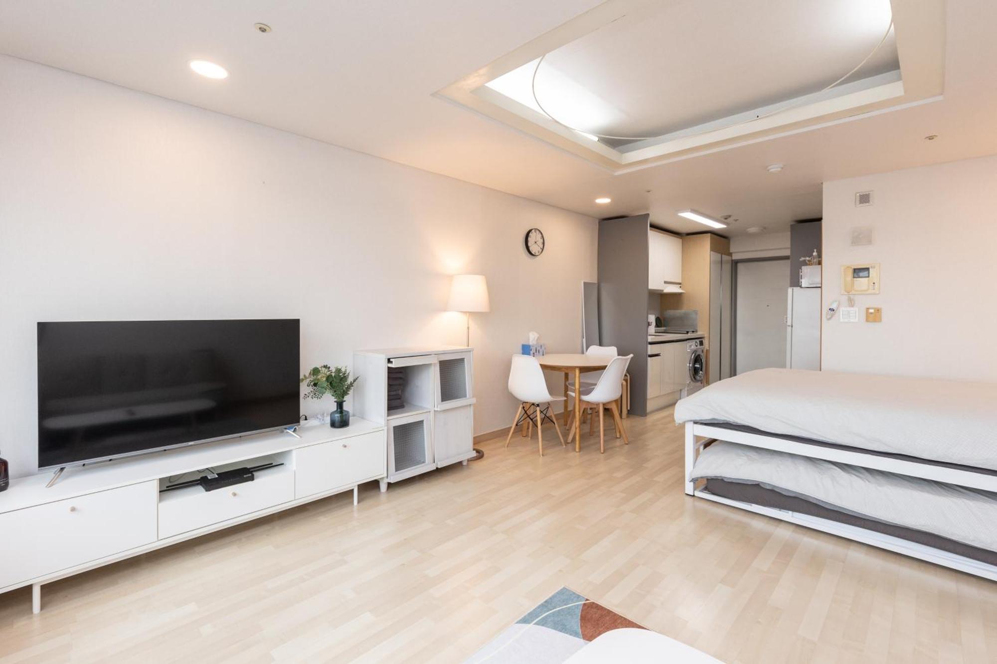 Jiny's Cozy Seoul